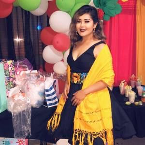 Meet your Posher, Anayansi